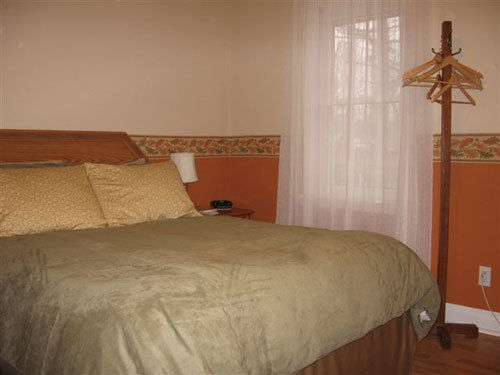 Twin Pines Bed And Breakfast Peterborough Exterior photo